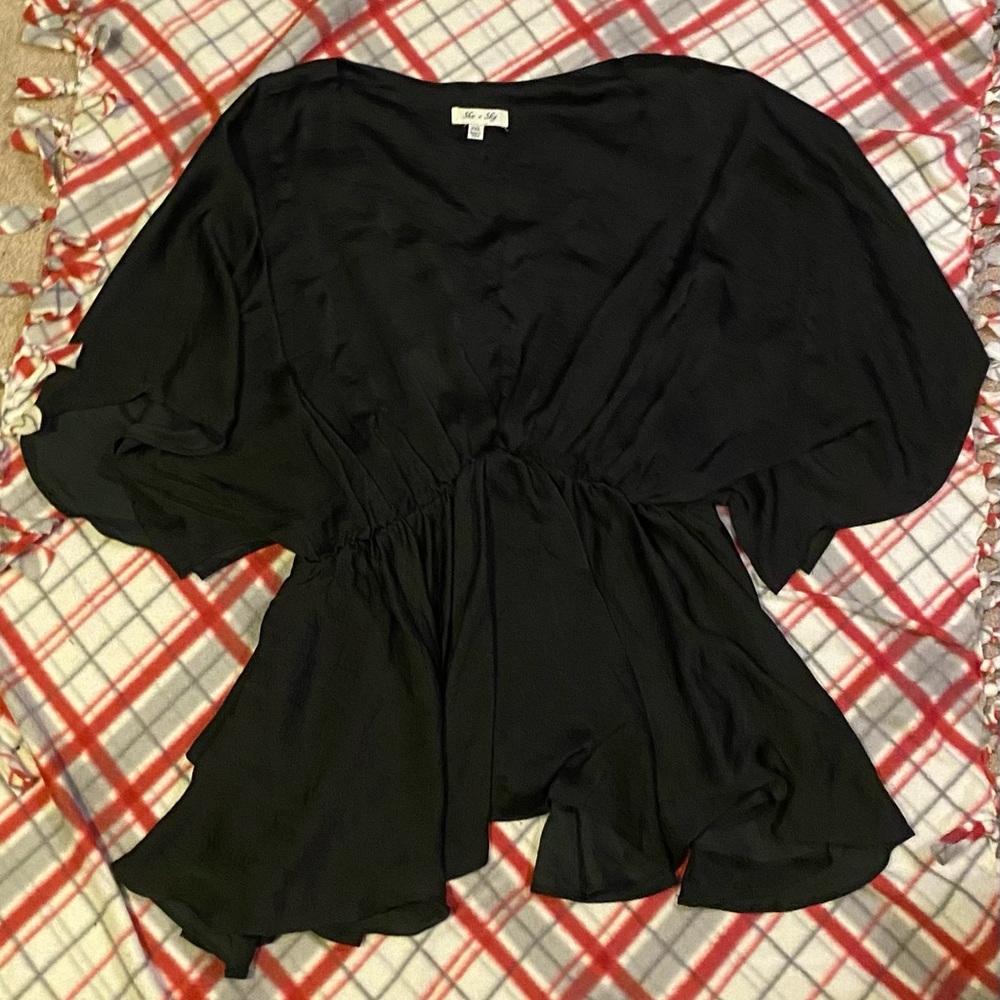 She + Sky Black Flowy Blouse